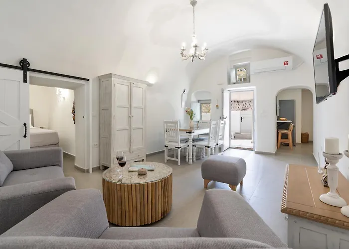 Euphemus Cave House * Μεσαριά