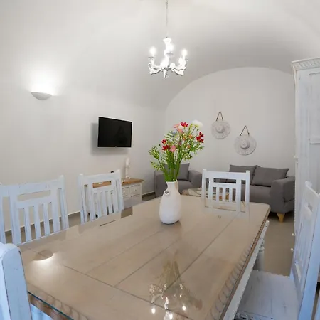 Apartment Euphemus Cave House