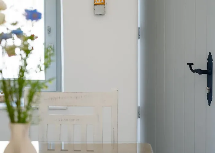 Euphemus Cave House * 메사리아