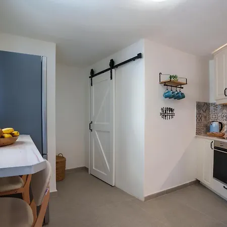 Euphemus Cave House מסאריה