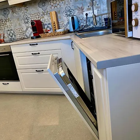 Euphemus Cave House דירה מסאריה