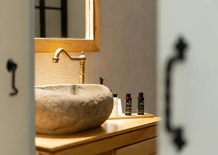 Daire Euphemus Cave House *